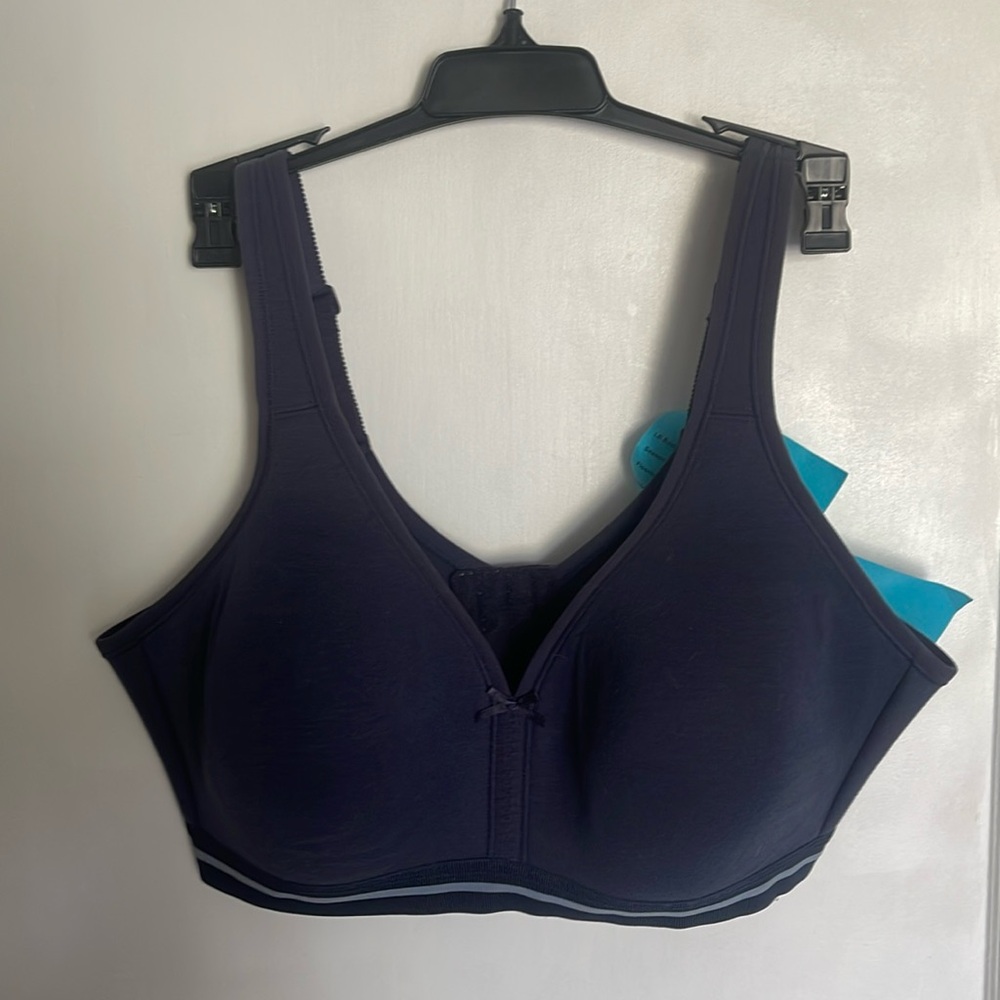 Women’s Sports Bra-38 D NWT
